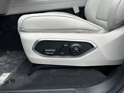 New 2025 Jeep Wagoneer L Series III w/ Quick Order Package 25C Super image 18