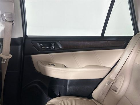 Used 2019 Subaru Outback 3.6R Limited image 17