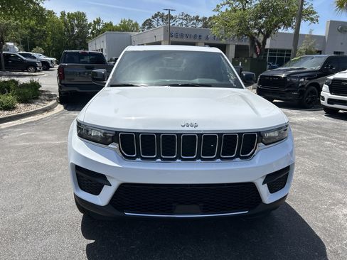 New 2026 Jeep Grand Cherokee Laredo X RWD image 2
