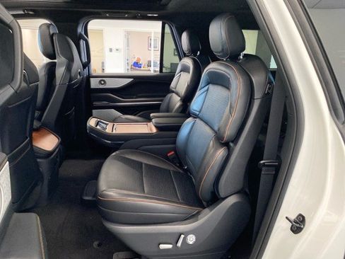 New 2027 Lincoln Navigator L Black Label AWD/4WD image 12