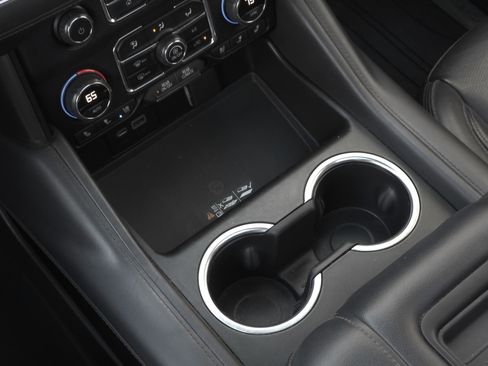 Used 2021 Chevrolet Suburban High Country image 15