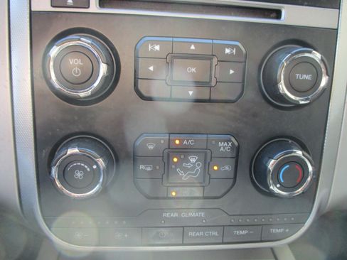Used 2017 Ford Expedition EL XLT RWD image 14
