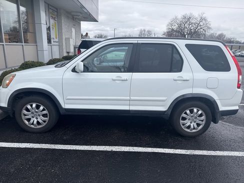 Used 2005 Honda CR-V EX image 2