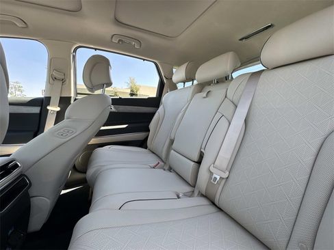 New 2026 Genesis GV80 2.5T Advanced image 11