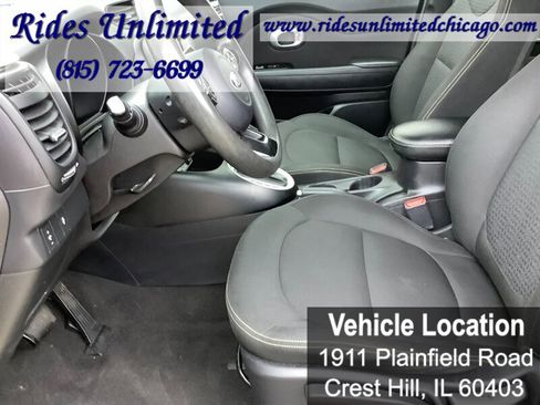 Used 2015 Kia Soul + image 12