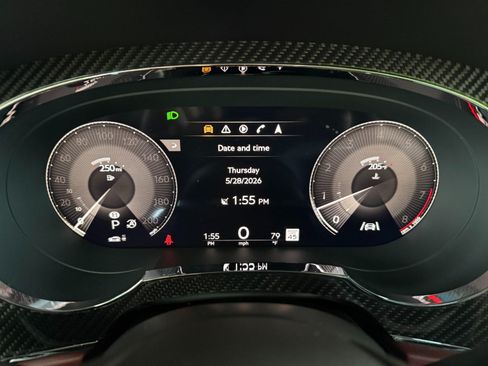 Used 2022 Bentley Bentayga AWD/4WD image 35