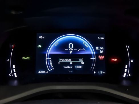 Used 2025 Toyota Camry SE FWD image 11