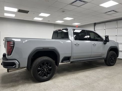 Used 2025 GMC Sierra 2500 AT4 w/ AT4 Premium Plus Package image 11