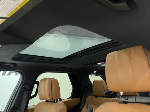 Used 2018 Land Rover Discovery HSE Luxury AWD/4WD image 12