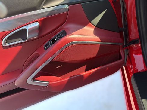 Used 2019 Porsche 718 Cayman RWD image 25