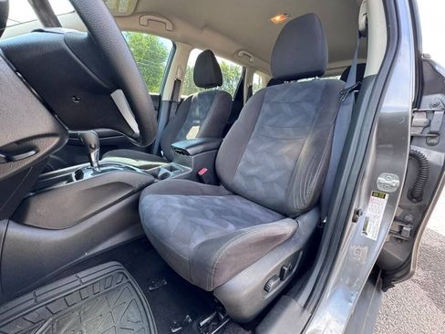 Used 2016 Nissan Rogue SV w/ SV Premium Package AWD/4WD image 9