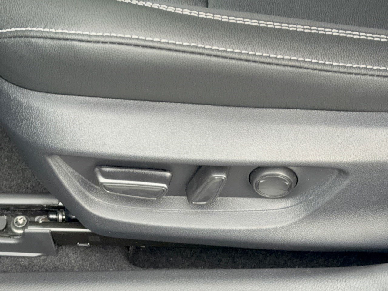 Used 2026 Toyota Camry SE FWD image 16