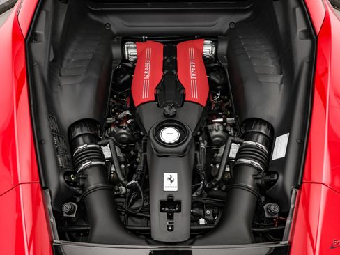 Used 2017 Ferrari 488 GTB RWD image 4
