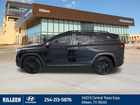 Used 2023 GMC Terrain SLE w/ Elevation Edition FWD image 4