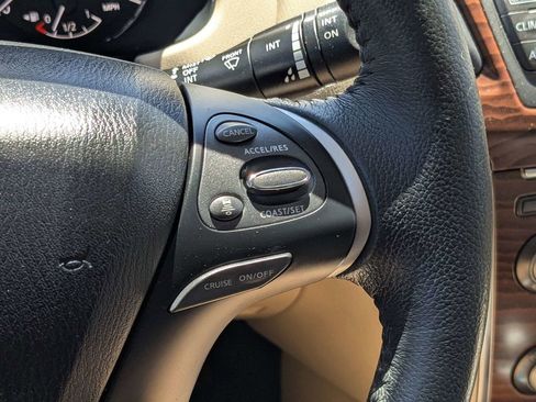 Used 2017 Nissan Pathfinder Platinum FWD image 24