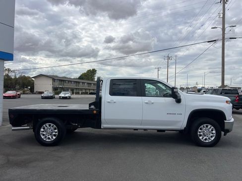Used 2022 Chevrolet Silverado 2500 LT w/ Convenience Package image 3