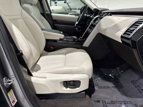 Used 2018 Land Rover Discovery HSE image 56