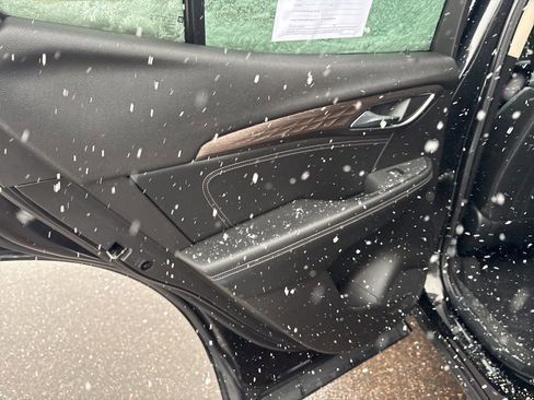 Used 2022 Buick Envision Avenir w/ Safety Package image 15