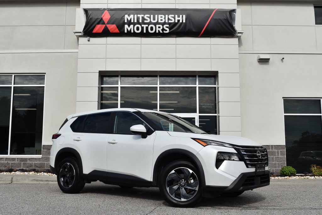 Used 2024 Nissan Rogue SV FWD image 1