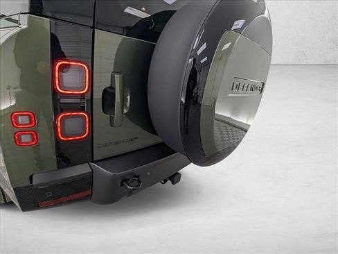 New 2026 Land Rover Defender 130 X-Dynamic SE image 23