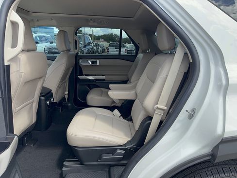 Certified 2022 Ford Explorer Limited w/ Hybrid Equipment Group 310A AWD/4WD image 12