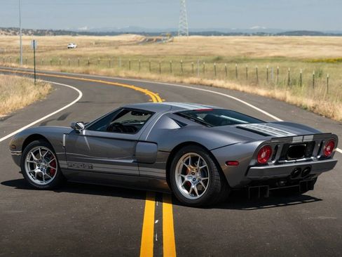 Used 2006 Ford GT image 3