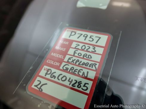 Used 2023 Ford Explorer ST-Line w/ Class IV Trailer Tow Package image 31