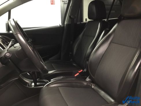 Used 2017 Chevrolet Trax LT w/ Driver Confidence Package image 25