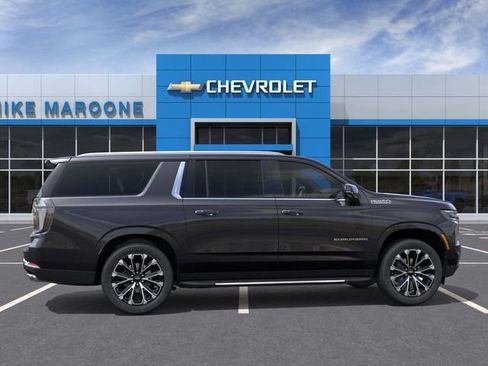 New 2026 Chevrolet Suburban High Country AWD/4WD image 5