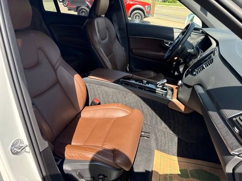 Used 2024 Volvo XC90 B6 Ultimate AWD/4WD image 34