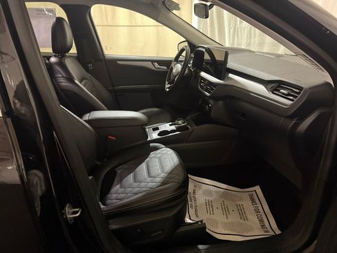 Used 2024 Ford Escape Platinum w/ Premium Technology Package image 29