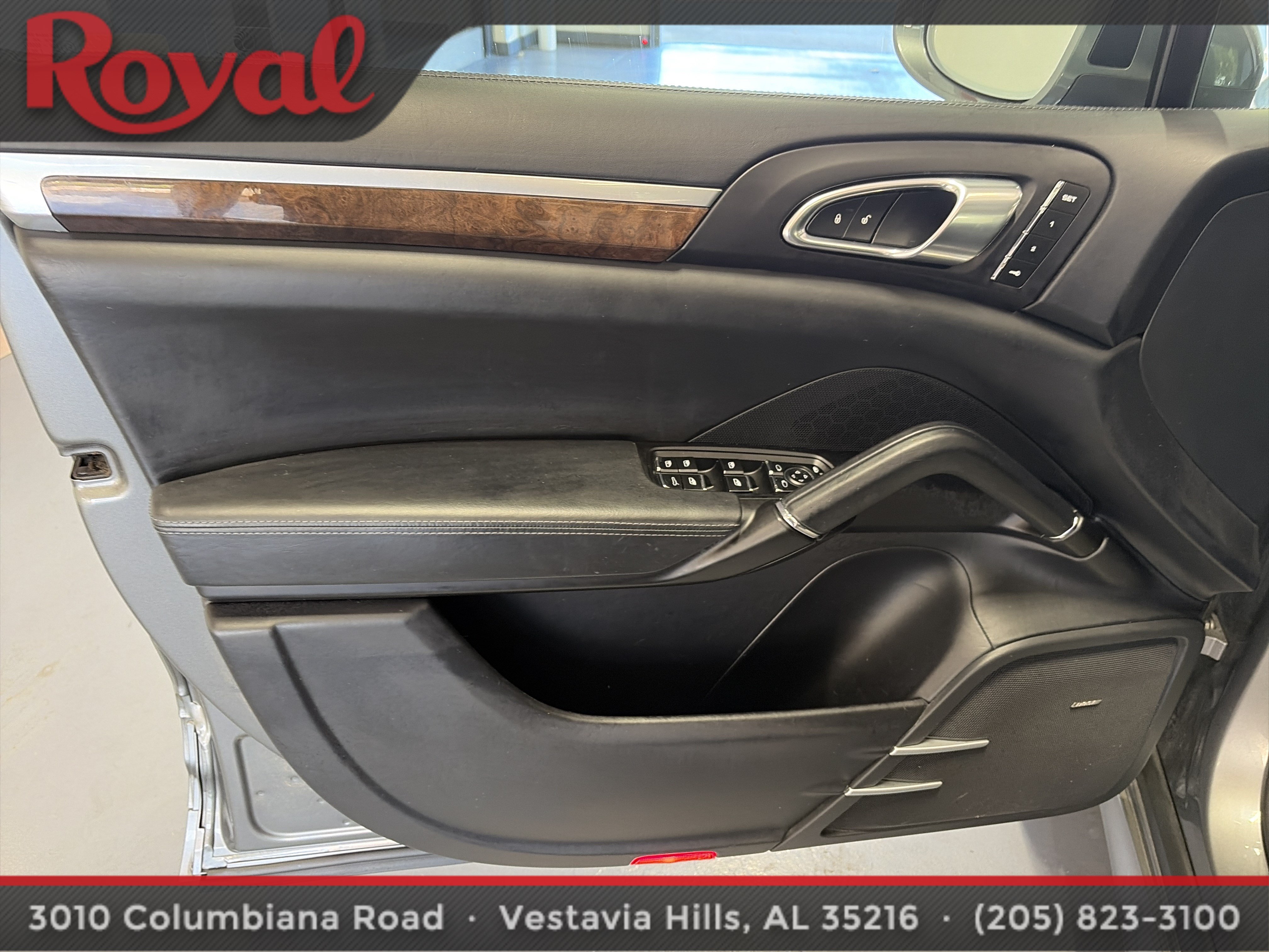 Used 2017 Porsche Cayenne GTS AWD/4WD image 32