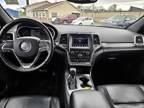 Used 2018 Jeep Grand Cherokee Limited image 3