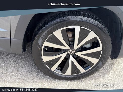 Used 2023 Volkswagen Taos SE w/ Panoramic Sunroof Package FWD image 20
