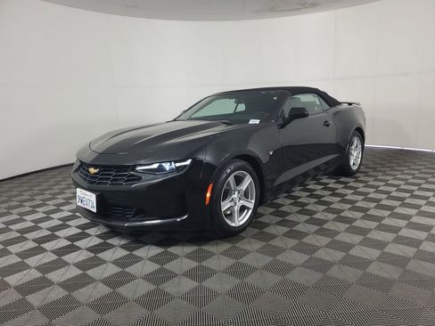 Used 2023 Chevrolet Camaro LT RWD image 8