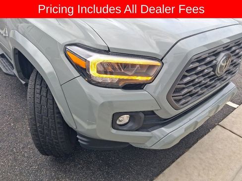 Used 2022 Toyota Tacoma TRD Sport w/ TRD Premium Sport Package AWD/4WD image 3