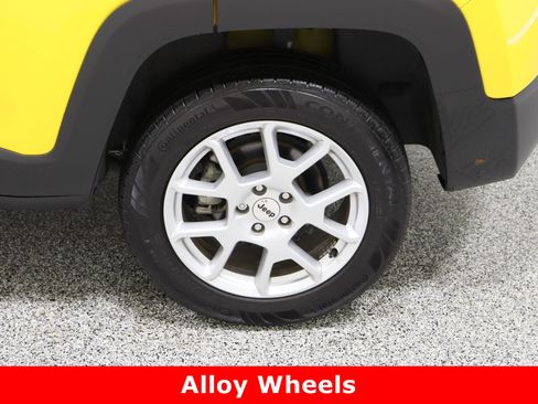 Used 2023 Jeep Renegade Latitude w/ Sun & Fun Group image 10