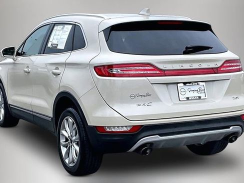 Used 2018 Lincoln MKC Select w/ Select Plus Package FWD image 4