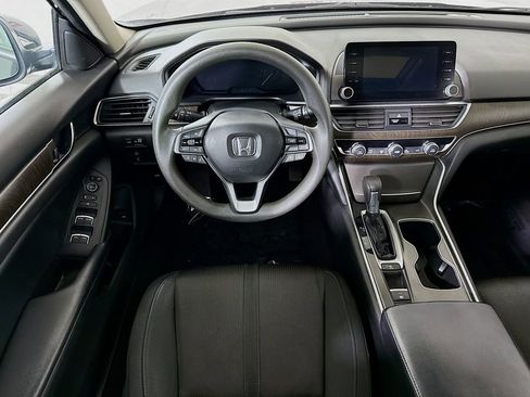 Used 2018 Honda Accord EX image 3