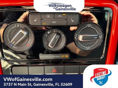 Used 2018 Volkswagen Beetle 2.0T S w/ Style & Comfort Package image 19