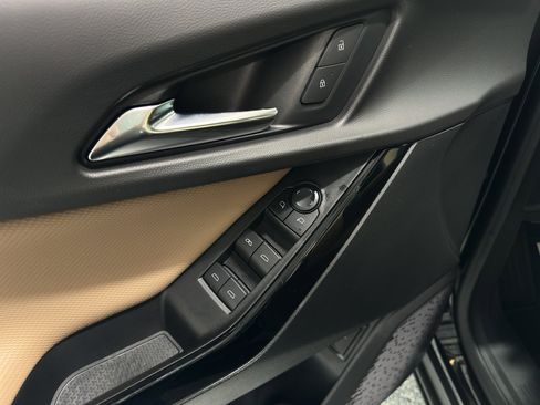 New 2025 Chevrolet Equinox ACTIV w/ Safety and Technology Package image 29