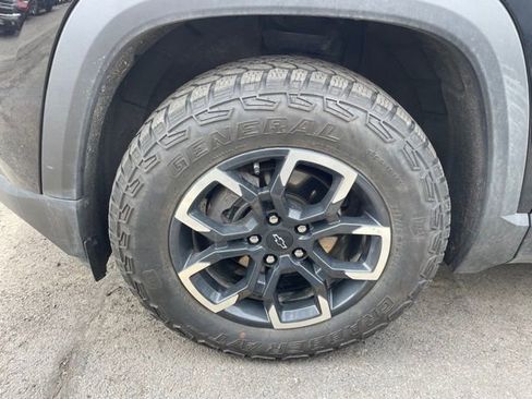 Used 2025 Chevrolet Equinox ACTIV w/ Safety and Technology Package AWD/4WD image 4