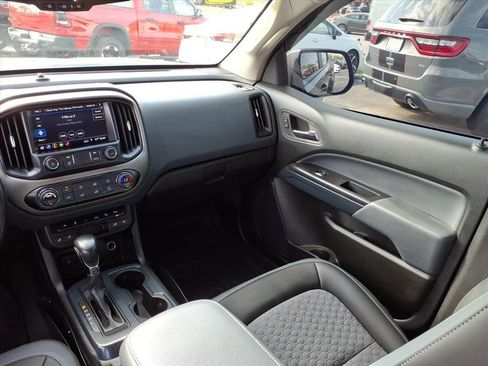 Used 2022 Chevrolet Colorado Z71 w/ Z71 Midnight Edition image 14