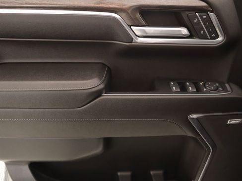 Used 2023 Chevrolet Silverado 1500 LTZ image 15