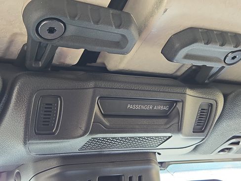 New 2025 Jeep Gladiator Sport image 30