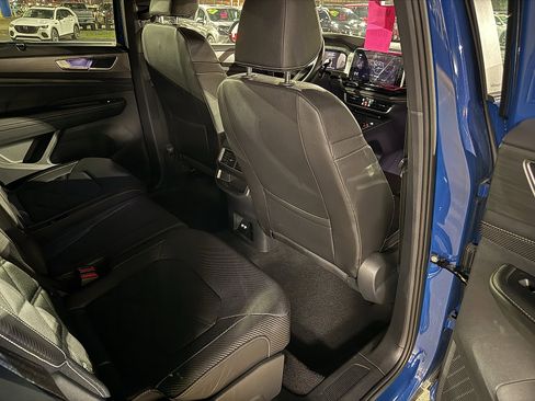 Used 2025 Volkswagen Atlas Cross Sport SE image 11
