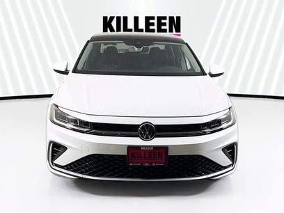 Used 2025 Volkswagen Jetta SE w/ Sunroof Package