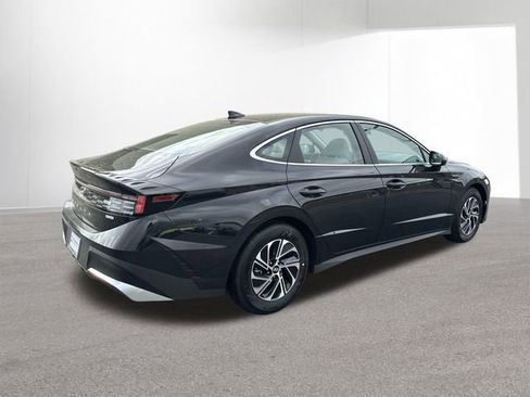 New 2026 Hyundai Sonata Blue FWD image 13