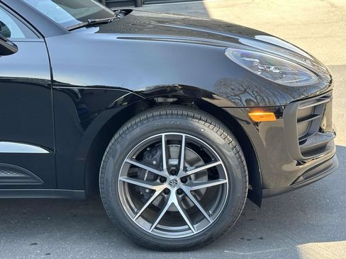 Used 2026 Porsche Macan AWD/4WD image 9