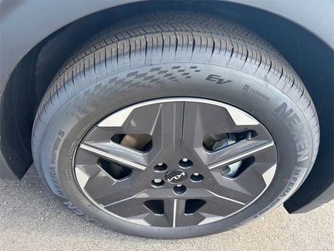 New 2025 Kia EV6 Light w/ Light LR Technology Package image 15